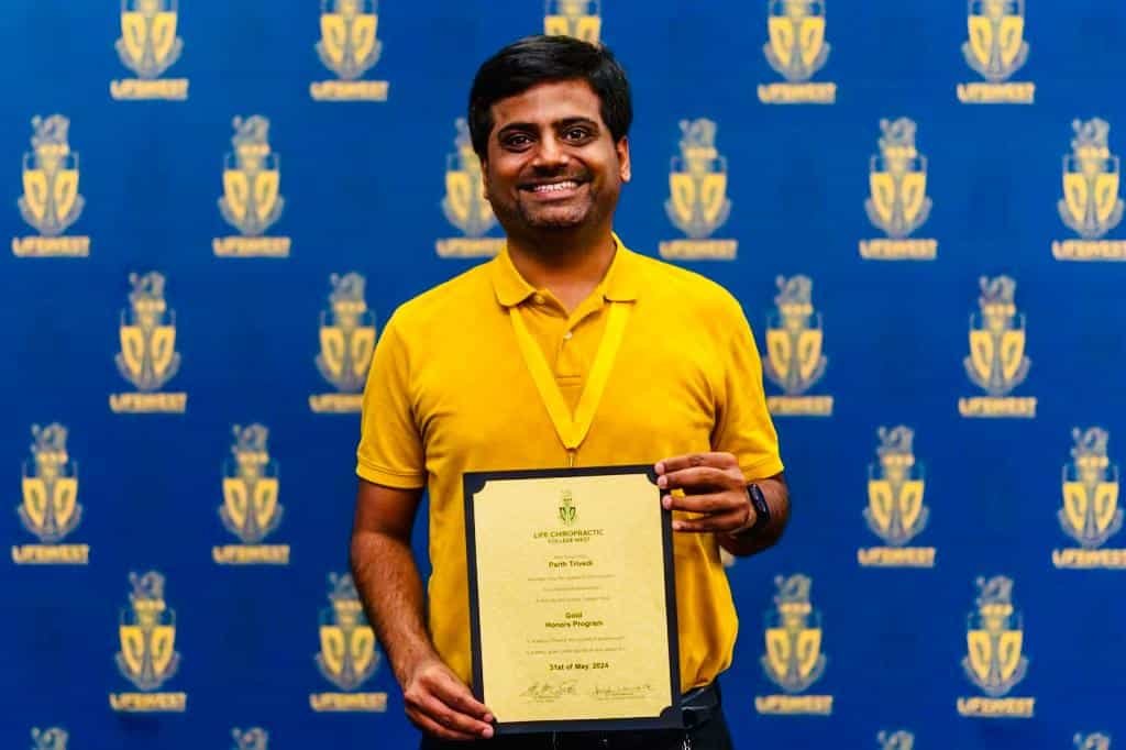 Dr Parth Trivedi Award Receiving